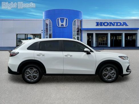 Used 2026 Honda HR-V LX image 9