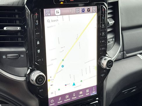 New 2026 RAM 1500 4x4 Crew Cab image 19