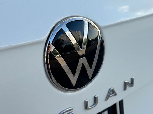 Used 2023 Volkswagen Tiguan SE R-Line FWD image 18