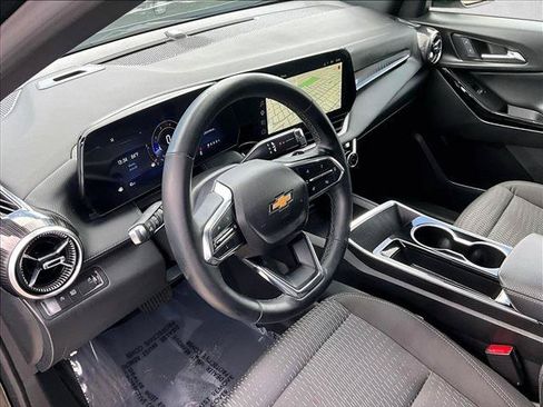 Used 2025 Chevrolet Equinox LT FWD image 14