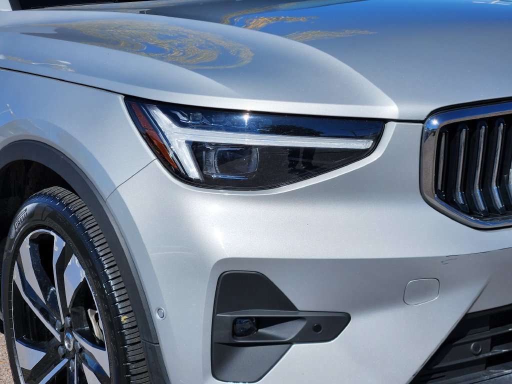 Used 2025 Volvo XC40 B5 Plus w/ Climate Package AWD/4WD image 28