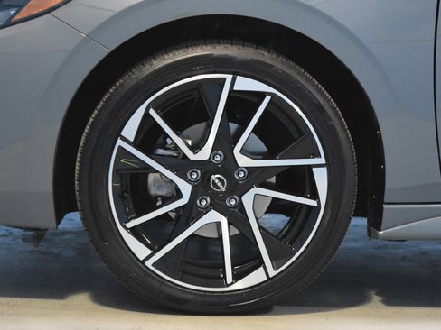 New 2025 Nissan Sentra SR w/ SR Premium Package image 21