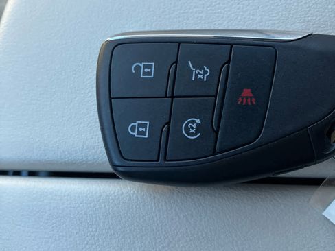 Used 2023 Buick Envision Avenir image 38