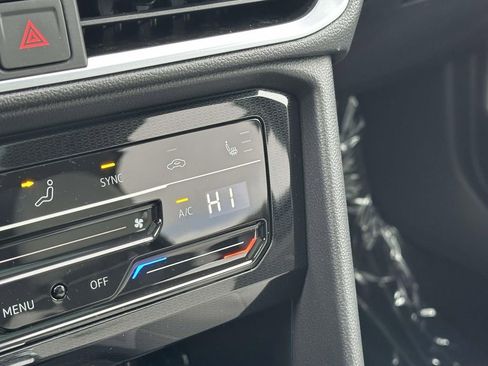 New 2026 Volkswagen Taos SE AWD/4WD image 25