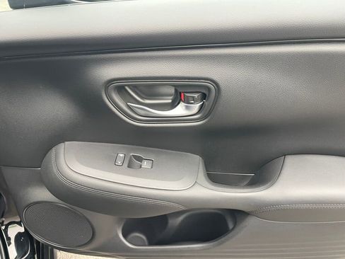 Certified 2024 Honda HR-V LX image 30