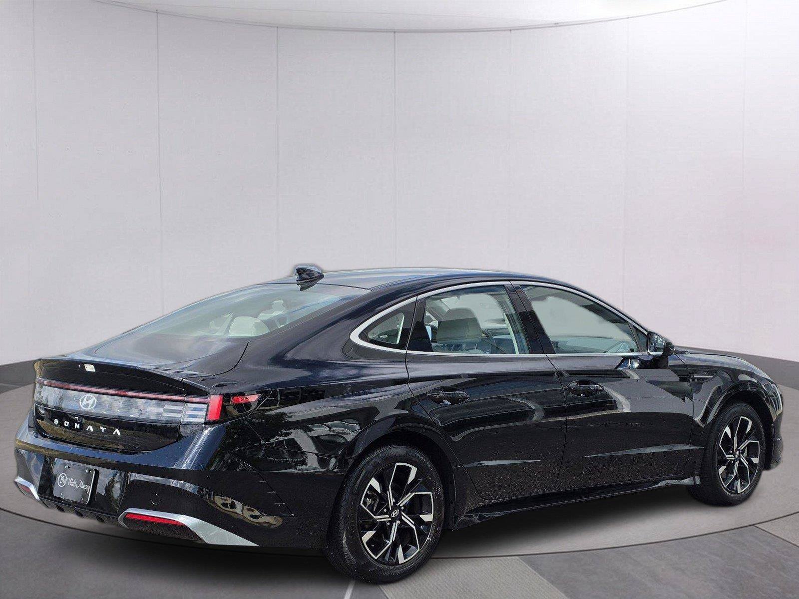 Used 2025 Hyundai Sonata SEL FWD image 5