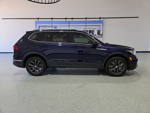 Certified 2023 Volkswagen Tiguan SE FWD image 9