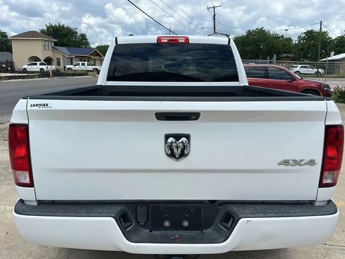 Used 2018 RAM 1500 Express w/ Express Value Package AWD/4WD image 4