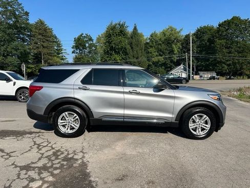 Used 2020 Ford Explorer XLT w/ Equipment Group 202A AWD/4WD image 5