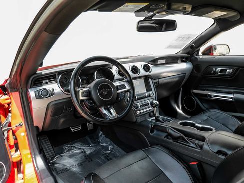 Used 2019 Ford Mustang Premium RWD image 3