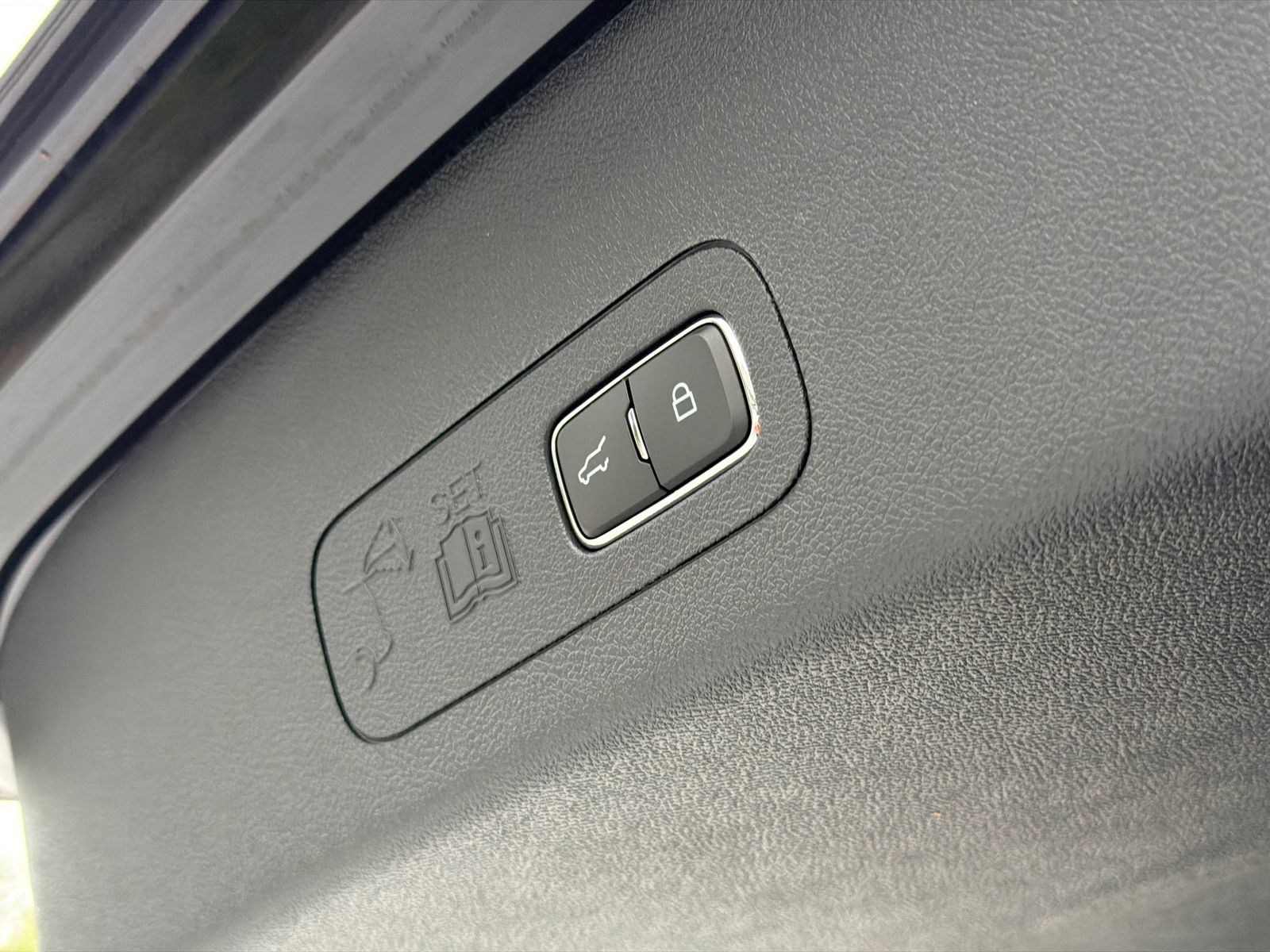 New 2027 Lincoln Aviator Reserve w/ Jet Appearance Package AWD/4WD image 8