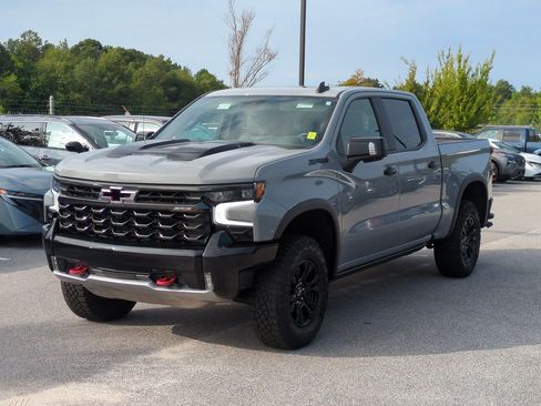 Used 2024 Chevrolet Silverado 1500 ZR2 w/ Technology Package AWD/4WD image 8
