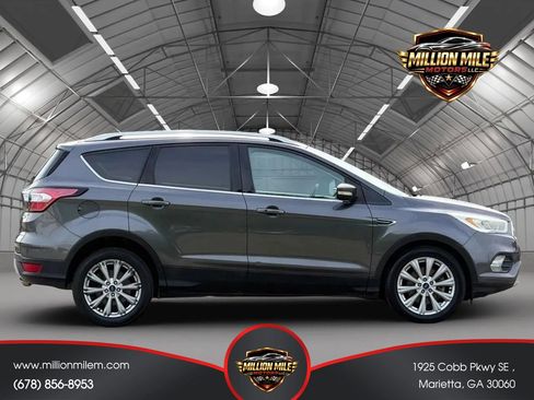 Used 2017 Ford Escape Titanium FWD image 6