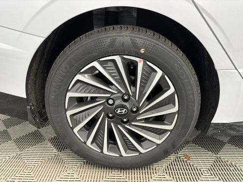 New 2025 Hyundai Sonata SEL image 18