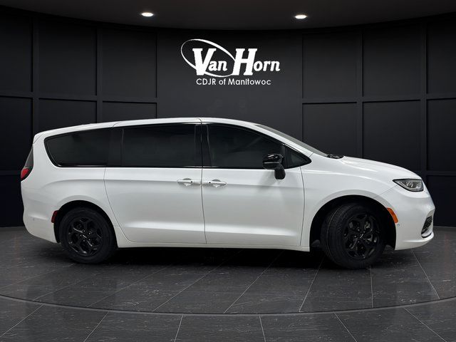 Used 2024 Chrysler Pacifica Limited FWD image 8