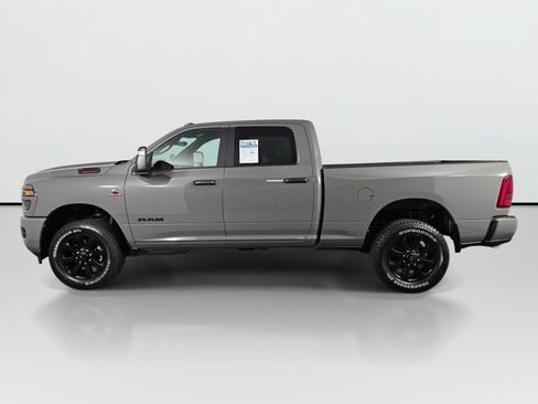 New 2026 RAM 3500 Big Horn AWD/4WD image 8