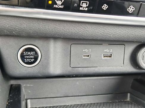 Used 2023 Nissan Rogue SV image 28