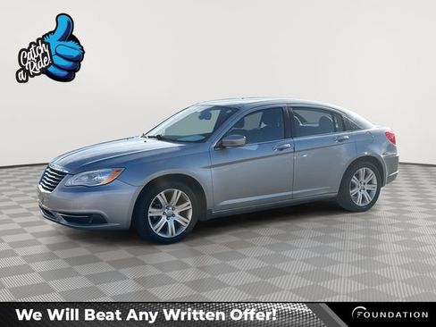 Used 2013 Chrysler 200 LX image 1