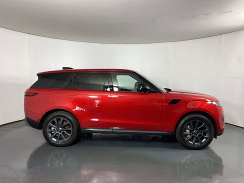 Used 2023 Land Rover Range Rover Sport SE image 4