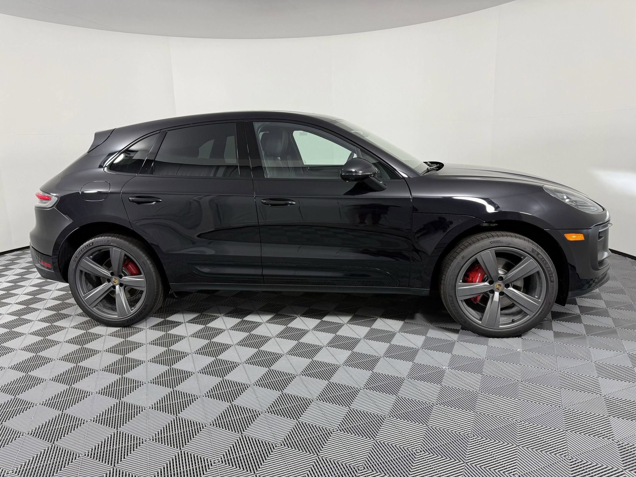 Certified 2026 Porsche Macan S AWD/4WD image 8