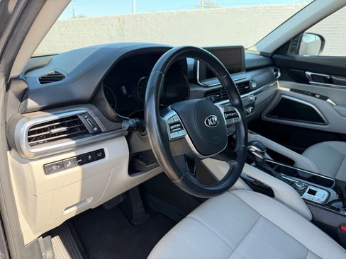 Used 2021 Kia Telluride EX w/ EX Premium Package image 17