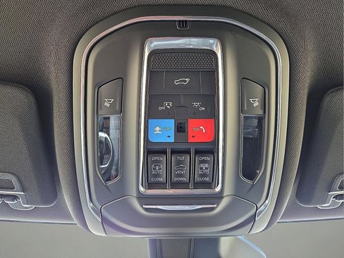 New 2026 Jeep Grand Cherokee L Limited w/ Limited Altitude Package AWD/4WD image 22