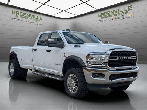Used 2024 RAM 3500 Big Horn AWD/4WD image 4