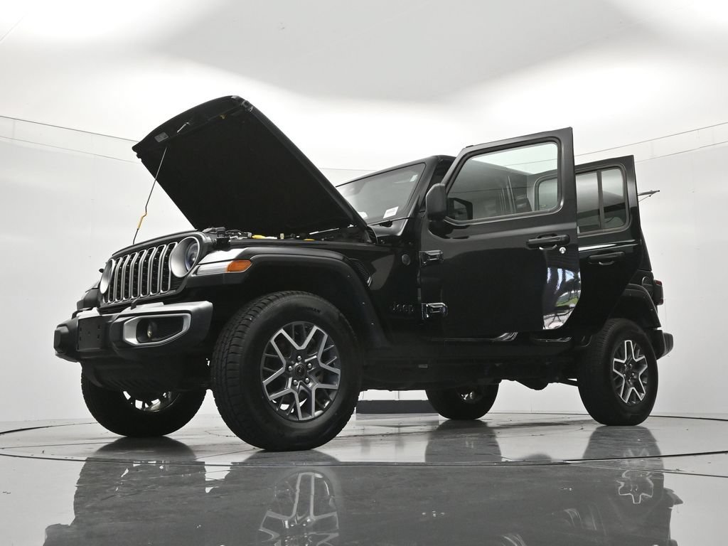 Used 2025 Jeep Wrangler Unlimited Sahara AWD/4WD image 48