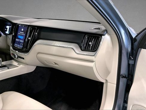 Used 2024 Volvo XC60 B5 Plus w/ Protection Package Premier AWD/4WD image 27