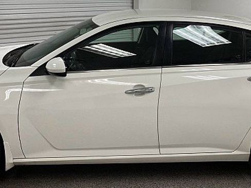 Used 2023 Nissan Altima 2.5 S image 8