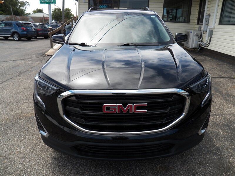 Used 2020 GMC Terrain SLE w/ Driver Convenience Package FWD image 4