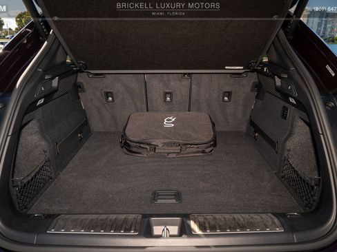 Used 2025 Porsche Macan 4 Electric image 14