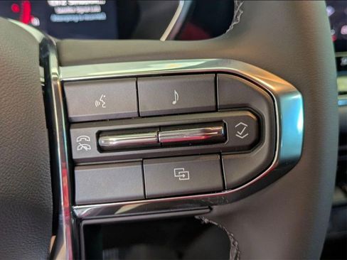 New 2026 GMC Canyon Denali image 17