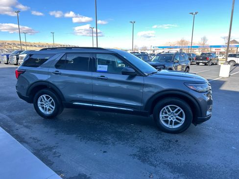 Certified 2025 Ford Explorer Active image 5