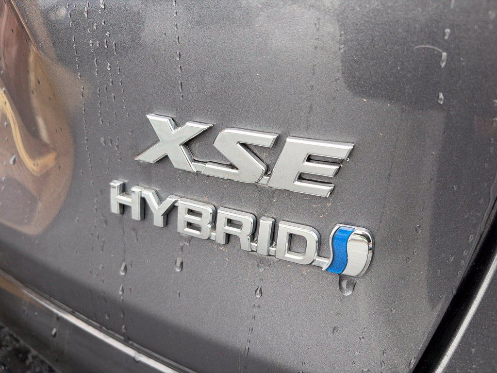 Used 2019 Toyota RAV4 XSE AWD/4WD image 8