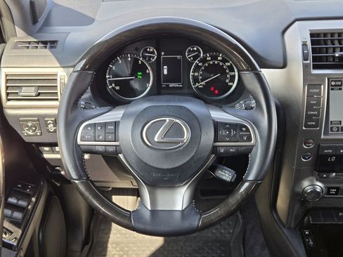 Used 2020 Lexus GX 460 Premium w/ Premium Package image 19
