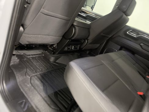 Used 2024 GMC Sierra 2500 SLE w/ SLE Value Package; image 17