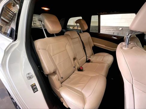 Used 2017 Mercedes-Benz GLS 550 4MATIC image 29