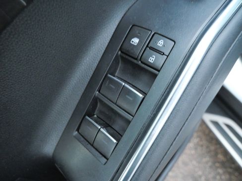 Used 2023 Toyota Highlander Limited image 20