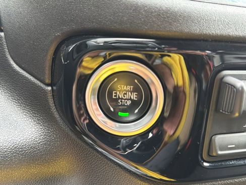 Used 2023 GMC Sierra 1500 SLE image 19