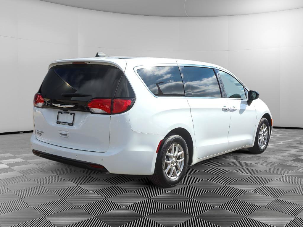 New 2026 Chrysler Voyager LX FWD image 7