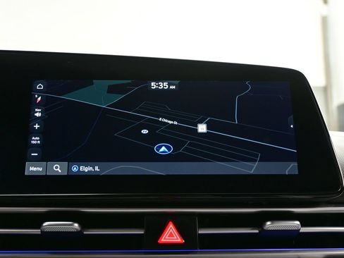 Certified 2025 Hyundai Elantra Limited FWD image 19