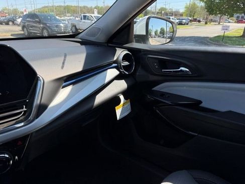 New 2026 Chevrolet Trax LT image 18