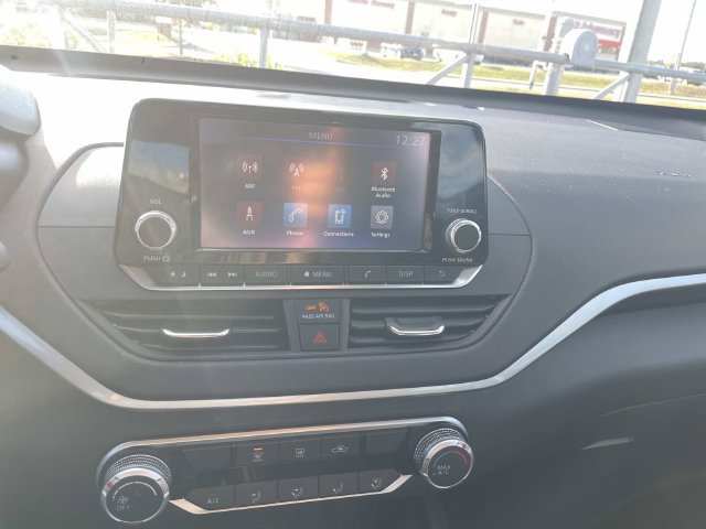 Used 2024 Nissan Altima 2.5 S FWD image 21