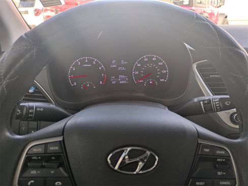 Used 2019 Hyundai Accent SE image 27