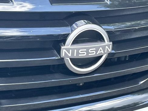 Used 2025 Nissan Pathfinder Platinum w/ Black Appearance Package AWD/4WD image 11