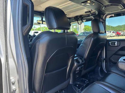 Used 2020 Jeep Gladiator Overland AWD/4WD image 24