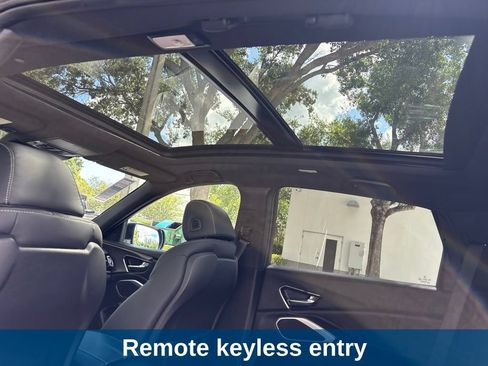 Used 2025 Acura RDX SH-AWD image 23