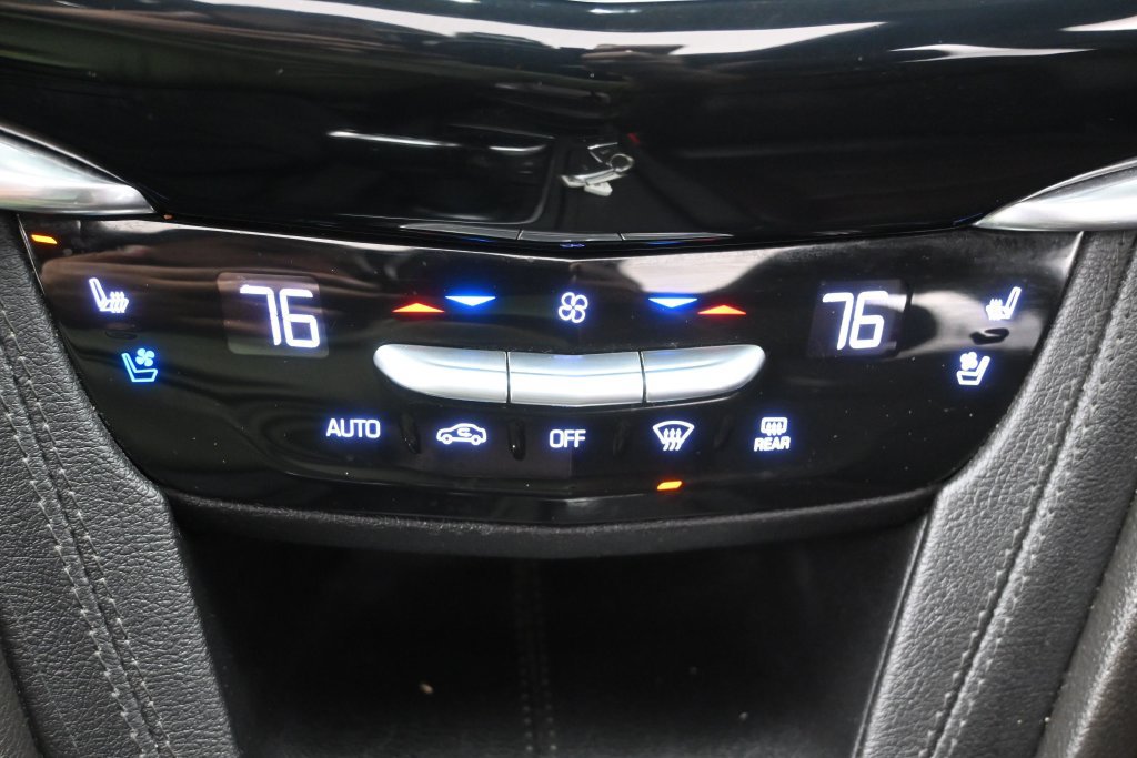 Used 2021 Cadillac XT6 Premium Luxury AWD/4WD image 17
