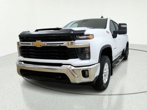 Used 2024 Chevrolet Silverado 3500 LT w/ True North Edition AWD/4WD image 2